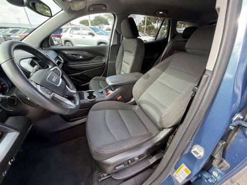 Used 2024 GMC Terrain SLE w/ Driver Convenience Package image 27