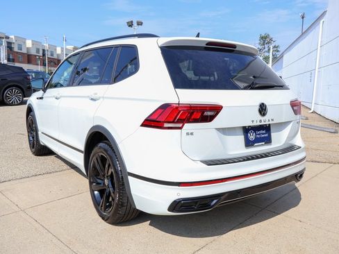 Used 2024 Volkswagen Tiguan SE R-Line AWD/4WD image 3