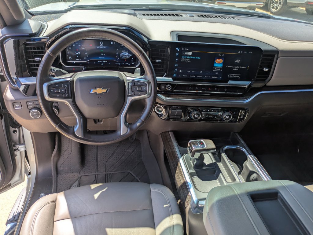 Used 2022 Chevrolet Silverado 1500 LT w/ Z71 Off-Road Package AWD/4WD image 10