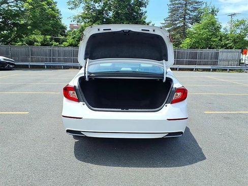 Used 2018 Honda Accord EX-L image 10