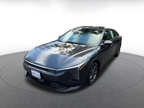 Used 2025 Kia K4 LXS image 7