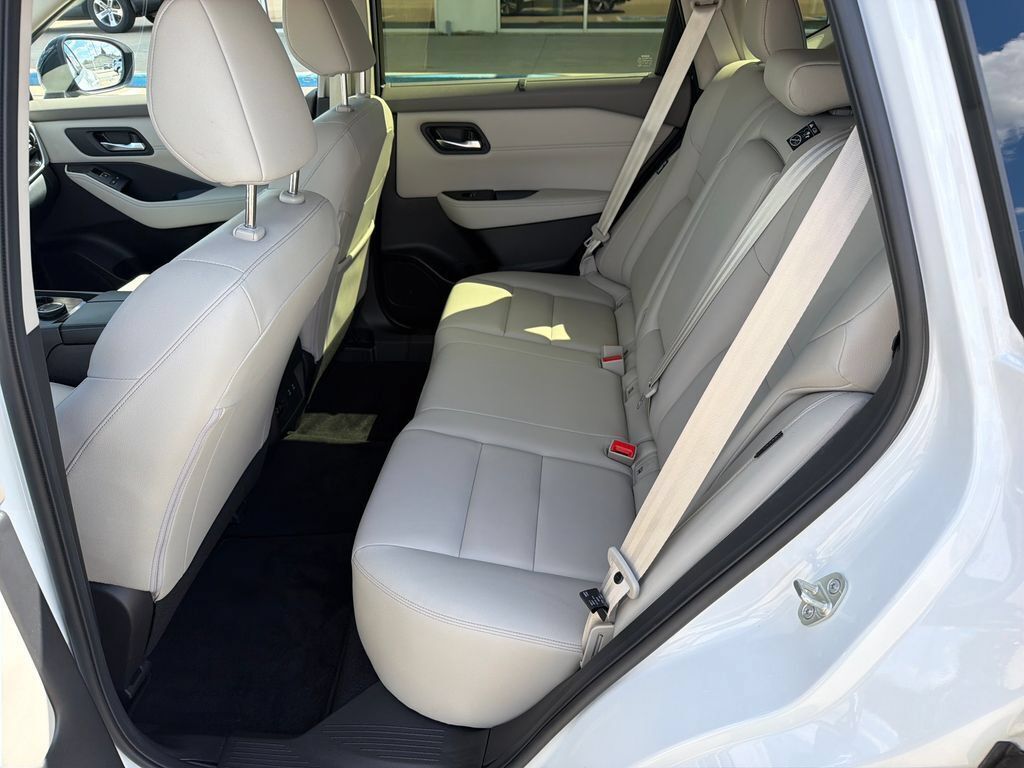 Used 2024 Nissan Rogue SL w/ SL Premium Package AWD/4WD image 25
