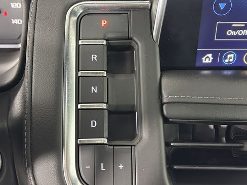 Used 2021 Chevrolet Tahoe Z71 w/ Rear Media and Nav Package image 31