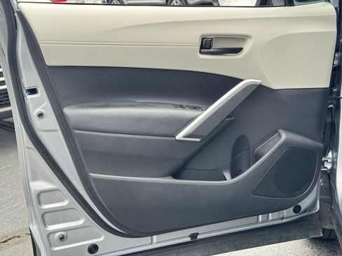 Used 2024 Toyota Corolla Cross L image 22