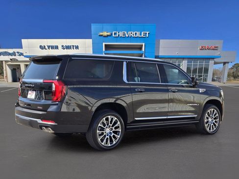 New 2026 GMC Yukon XL Denali w/ Denali Reserve Package RWD image 5
