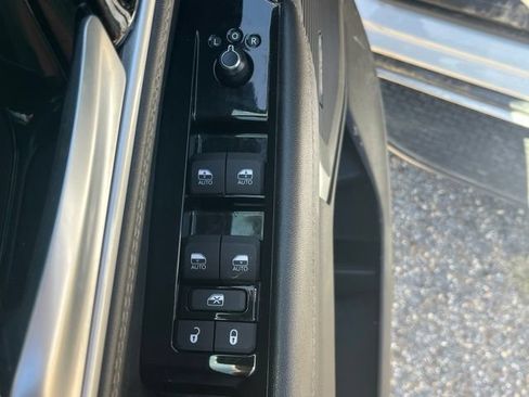 Used 2024 Jeep Wagoneer L Series II w/ Flexible Seating Group AWD/4WD image 5