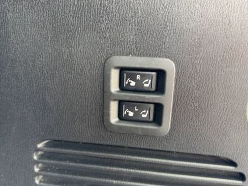 Used 2019 Nissan Armada Platinum image 16