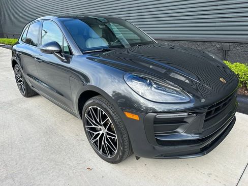 Used 2022 Porsche Macan image 11