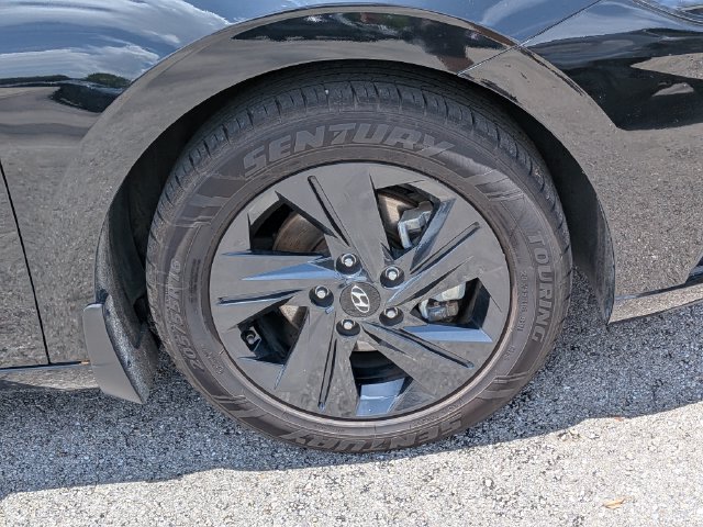Used 2023 Hyundai Elantra SEL FWD image 11