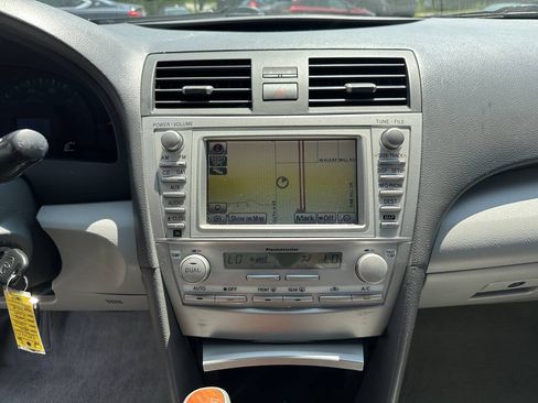 Used 2010 Toyota Camry LE FWD image 15