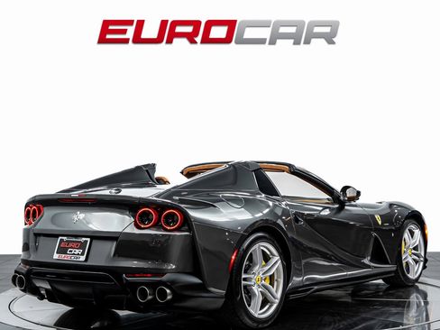 Used 2022 Ferrari 812 GTS image 6