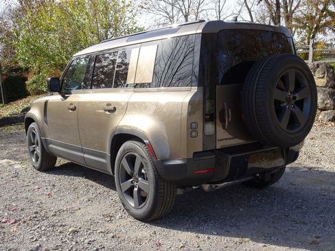 New 2026 Land Rover Defender 110 S image 8