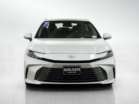 Used 2026 Toyota Camry XLE image 8