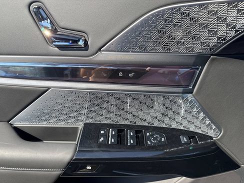 New 2026 BMW i7 xDrive60 w/ Executive Package AWD/4WD image 22