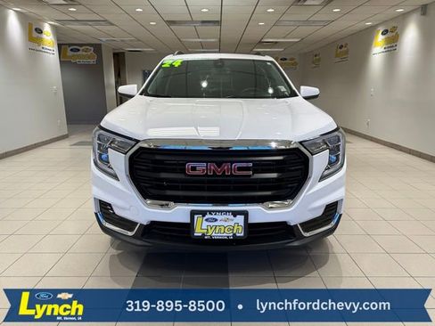Used 2024 GMC Terrain SLE w/ Driver Convenience Package image 25