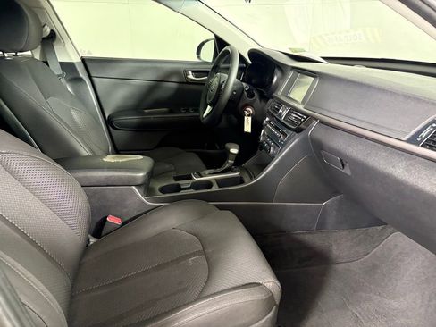 Used 2018 Kia Optima LX w/ 17" Alloy Wheels Package image 14
