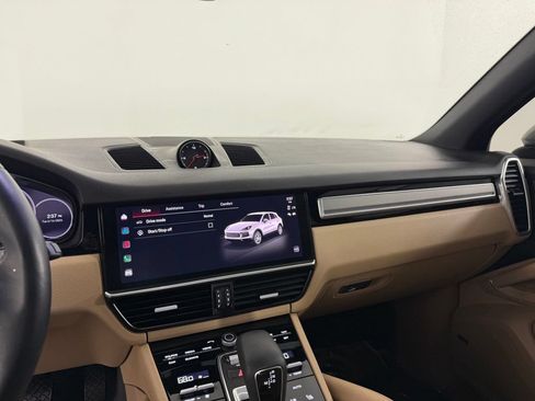 Certified 2022 Porsche Cayenne Platinum Edition AWD/4WD image 21