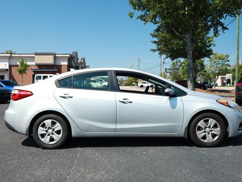 Used 2016 Kia Forte LX FWD image 3