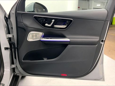Used 2026 Mercedes-Benz GLC 300 image 9