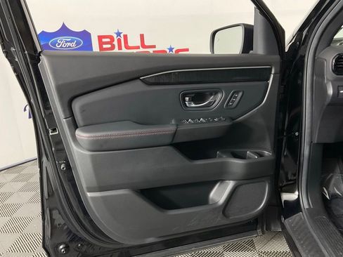 Used 2025 Honda Pilot Black Edition image 12