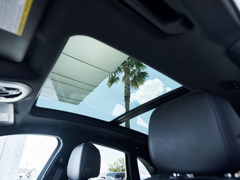 Used 2024 Porsche Macan image 33