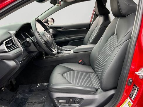 Used 2024 Toyota Camry SE image 14