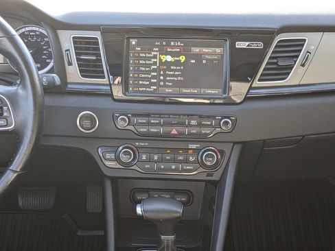 Used 2018 Kia Niro Touring FWD image 18