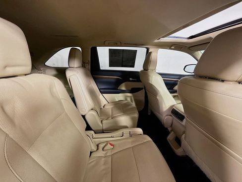 Used 2017 Toyota Highlander Limited image 29