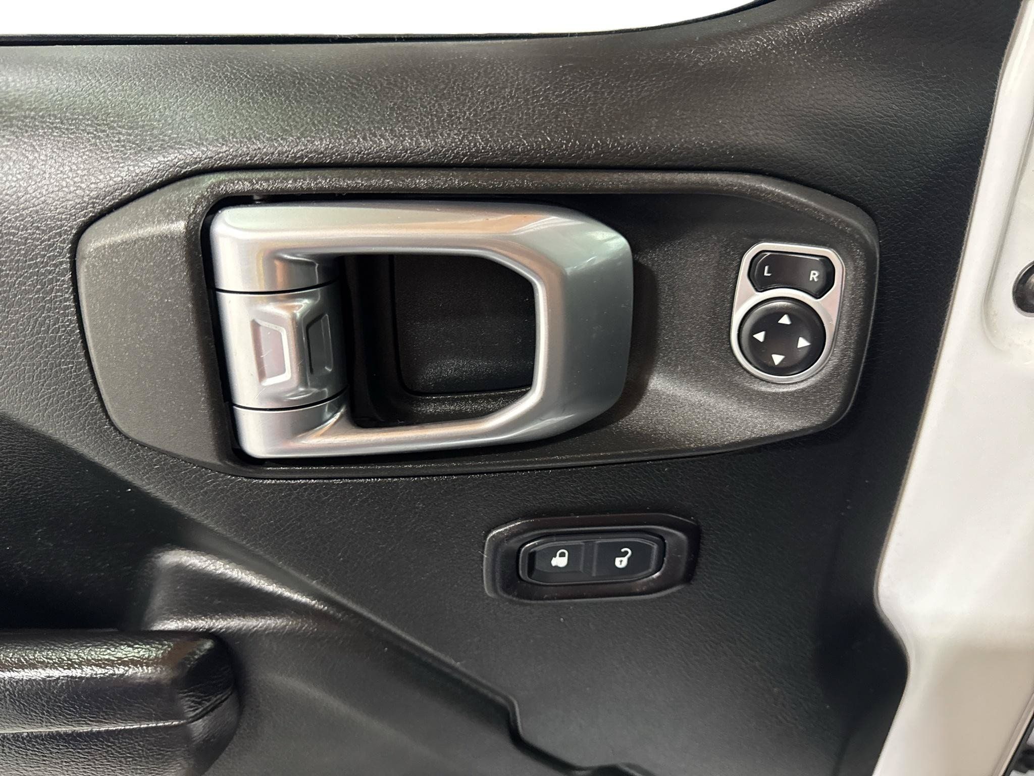 Used 2019 Jeep Wrangler Unlimited Sport S AWD/4WD image 10