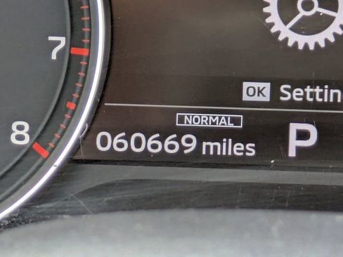 Used 2024 Mitsubishi Outlander SE AWD/4WD image 32