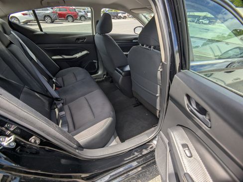 Used 2024 Nissan Altima 2.5 SV FWD image 13