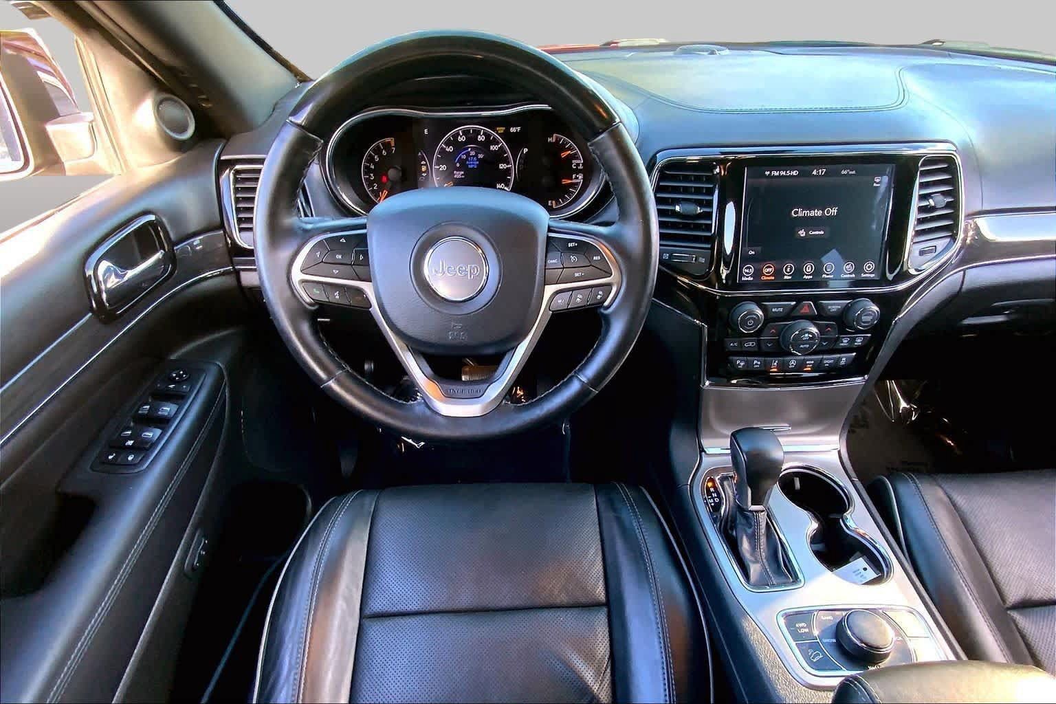 Used 2020 Jeep Grand Cherokee Overland AWD/4WD image 6