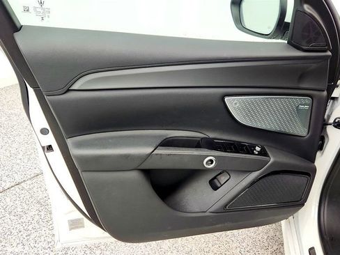 Used 2024 Maserati Grecale GT image 11