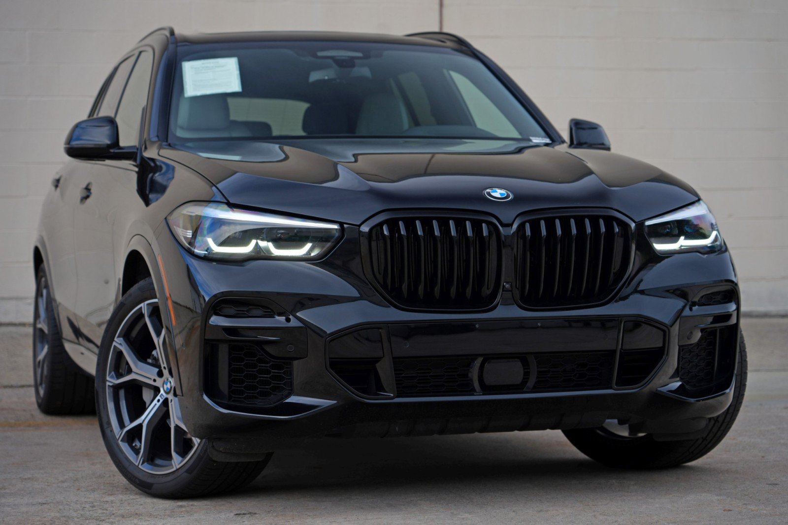 Used 2023 BMW X5 sDrive40i w/ M Sport Package RWD image 4