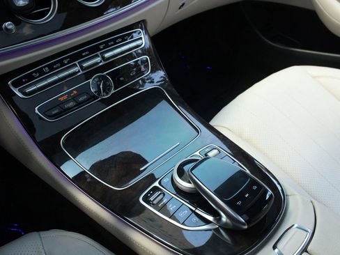 Used 2020 Mercedes-Benz E 350 Sedan image 37