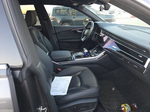 Used 2019 Audi Q8 Premium Plus w/ Premium Plus AWD/4WD image 11