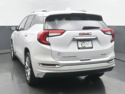 Used 2023 GMC Terrain Denali w/ Denali Premium Package AWD/4WD image 4