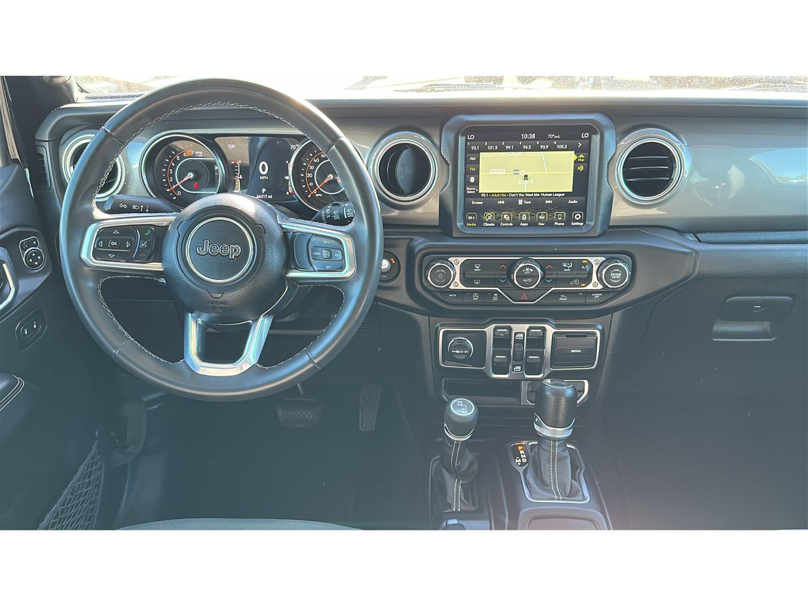 Used 2023 Jeep Wrangler Unlimited Sahara AWD/4WD image 26