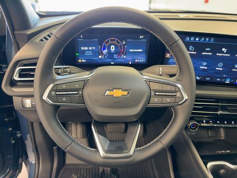 New 2026 Chevrolet Traverse LT w/ Sun and Wheel Package image 17