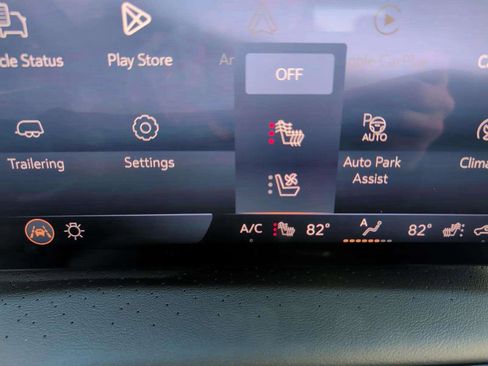 Used 2025 Buick Enclave Avenir w/ Super Cruise Package image 13