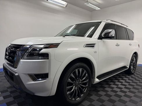 Used 2021 Nissan Armada Platinum w/ Captain's Chairs Package RWD image 3