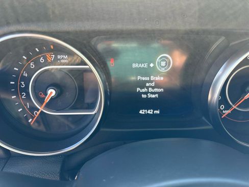 Used 2022 Jeep Gladiator Overland AWD/4WD image 18