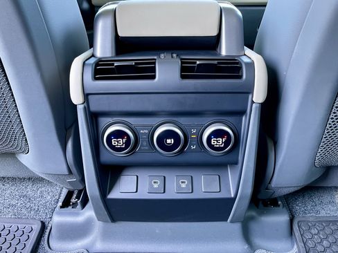 Used 2024 Land Rover Defender 110 X-Dynamic SE AWD/4WD image 26