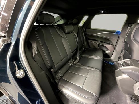 New 2026 Cadillac Lyriq Luxury AWD/4WD image 22