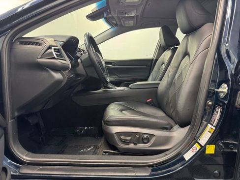 Used 2018 Toyota Camry XLE w/ Audio Package image 11