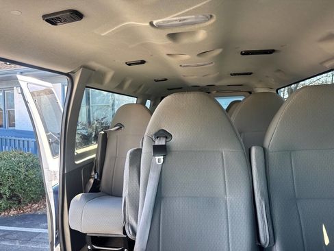 Used 2012 Ford E-350 and Econoline 350 XLT image 32