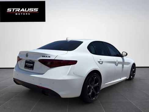 Used 2019 Alfa Romeo Giulia RWD image 10