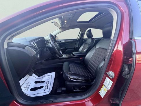 Used 2017 Ford Fusion SE w/ Equipment Group 201A FWD image 14