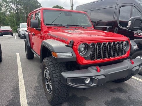 Used 2025 Jeep Wrangler Unlimited Rubicon w/ Convenience Group AWD/4WD image 18