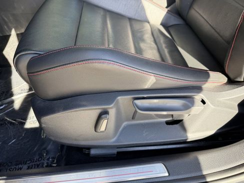 Used 2019 Volkswagen GTI SE w/ SE Experience Package image 29